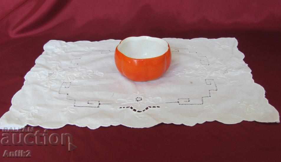 Old Porcelain Cup marked and embroidered tablecloth - 7 Old Porcelain Cup marked and embroidered tablecloth - 7