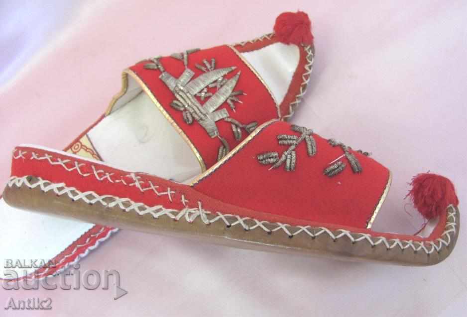 Delivery of Antique Turkish Slippers with Shirt Delivery of Antique Turkish Slippers with Shirt