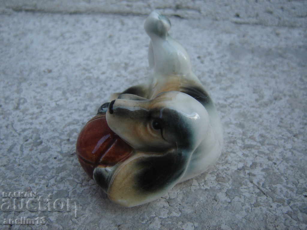 Auction STAR PORCELAIN DOG Auction STAR PORCELAIN DOG