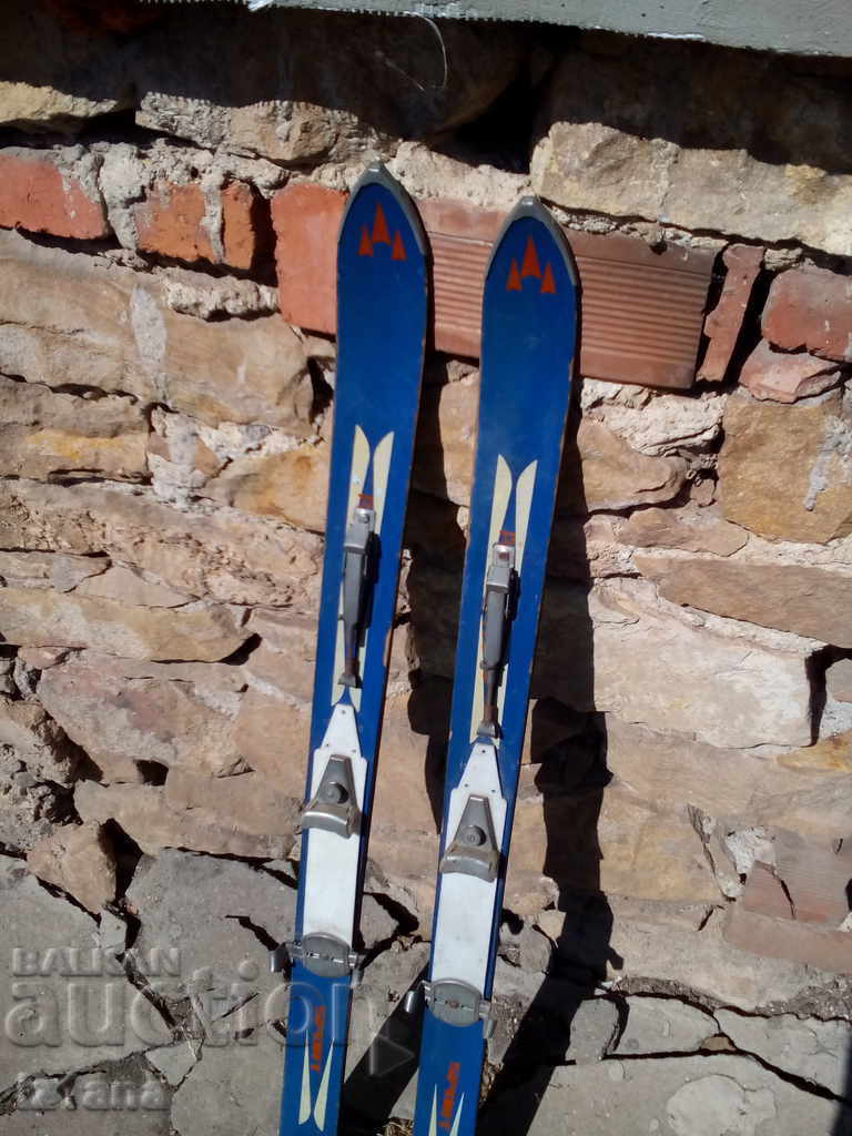 Old Pamporovo Sport Skis with price 65.00 BGN | € 33.23 Old Pamporovo Sport Skis with price 65.00 BGN | € 33.23