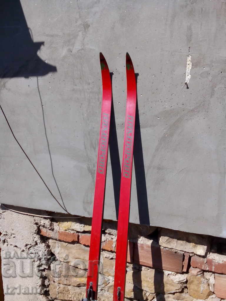 Old Pamporovo skis, size 75 with price 110.00 BGN | € 56.24 Old Pamporovo skis, size 75 with price 110.00 BGN | € 56.24