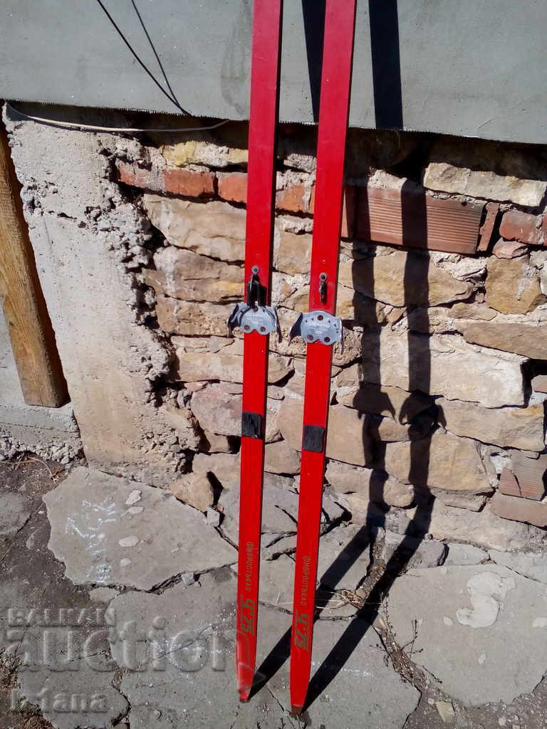 Auction Old Pamporovo skis, size 75 Auction Old Pamporovo skis, size 75