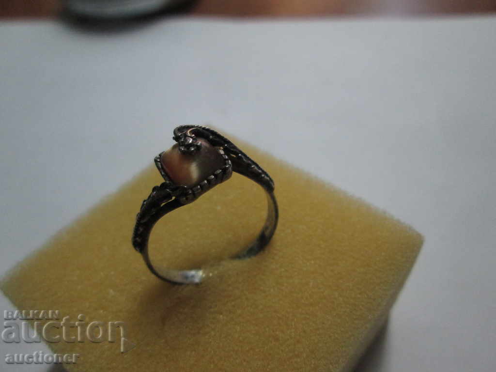 SILVER WOMEN'S RING - 6 SILVER WOMEN'S RING - 6