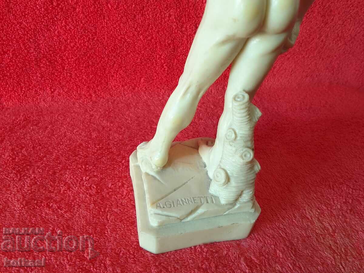 Figure Sculpture of David DAVID Italy marked - 5 Figure Sculpture of David DAVID Italy marked - 5