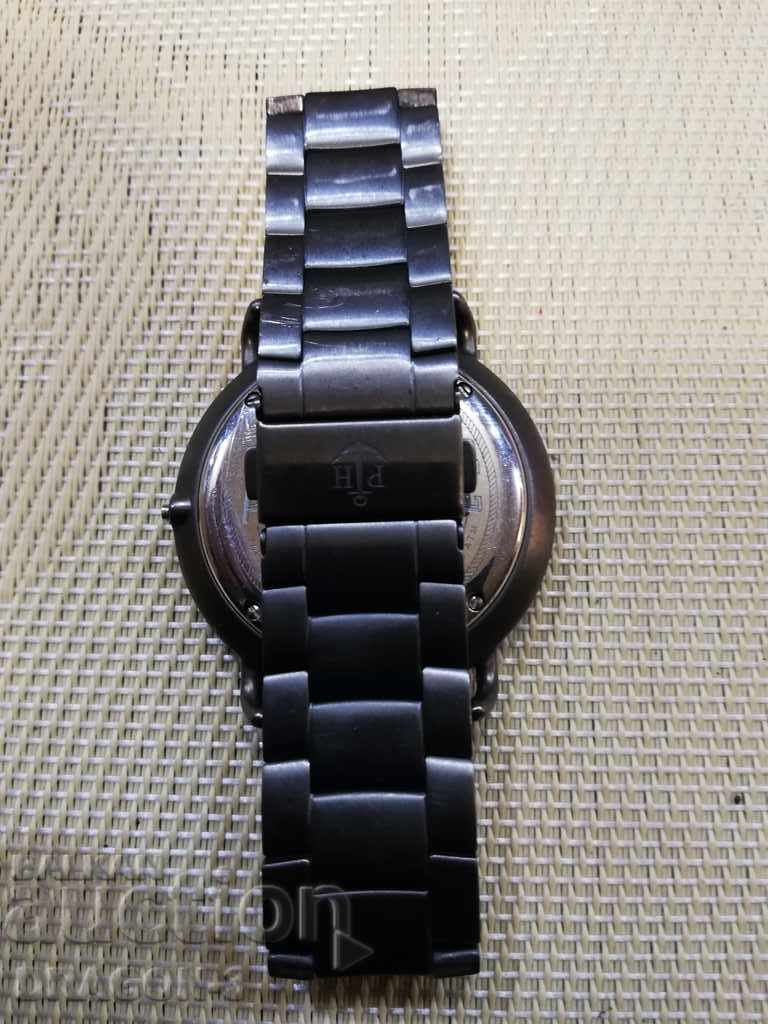 Auction PAUL HEWITT Auction PAUL HEWITT