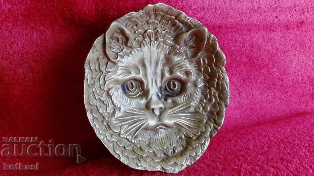 Παλιό μεταλλικό μπρούτζινο πιάτο πάνο Cat με τιμή € 43.72 | 85.51 BGN