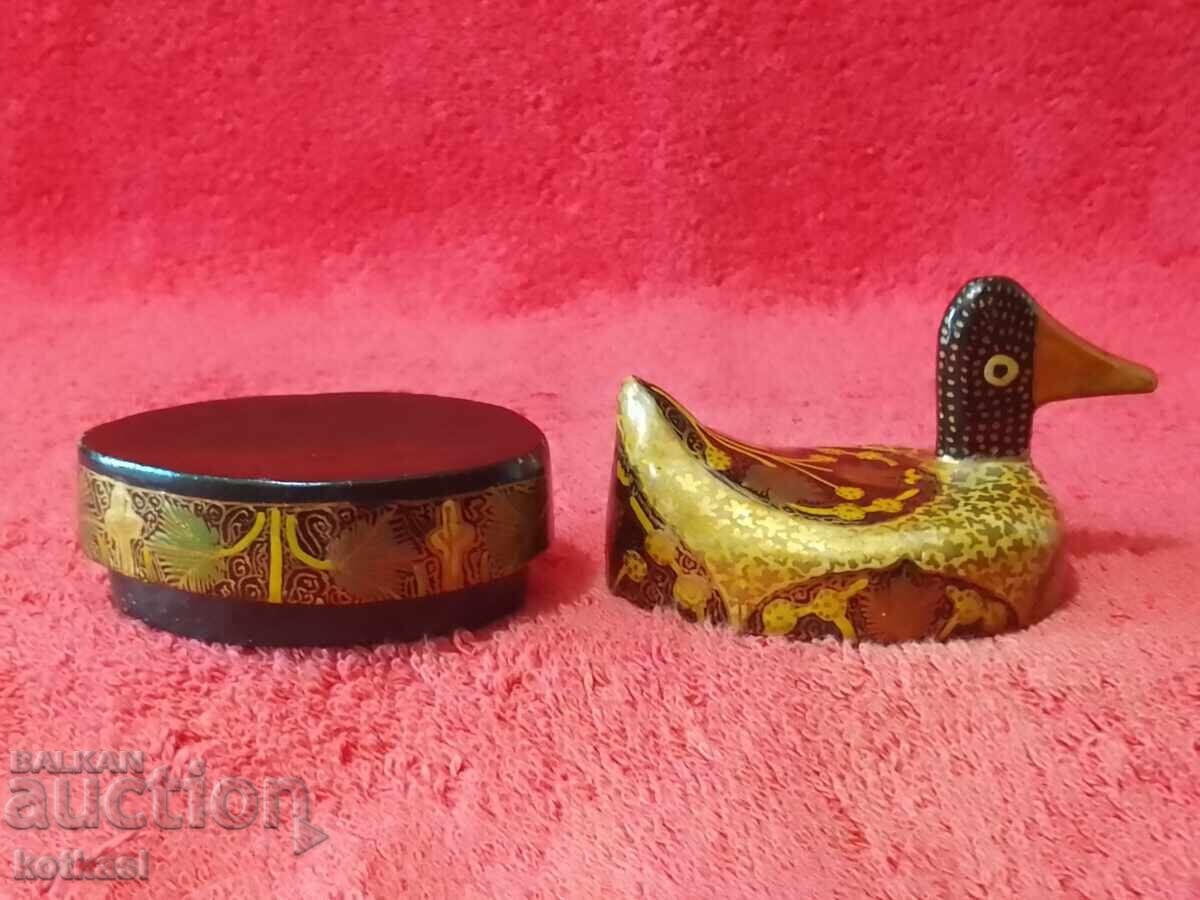 Cutie mică pictată veche pentru bijuterii Paleh URSS Rusia - 5 Cutie mică pictată veche pentru bijuterii Paleh URSS Rusia - 5