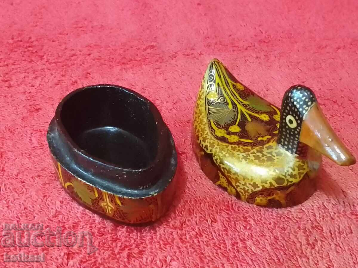 Cutie mică pictată veche pentru bijuterii Paleh URSS Rusia - 6 Cutie mică pictată veche pentru bijuterii Paleh URSS Rusia - 6