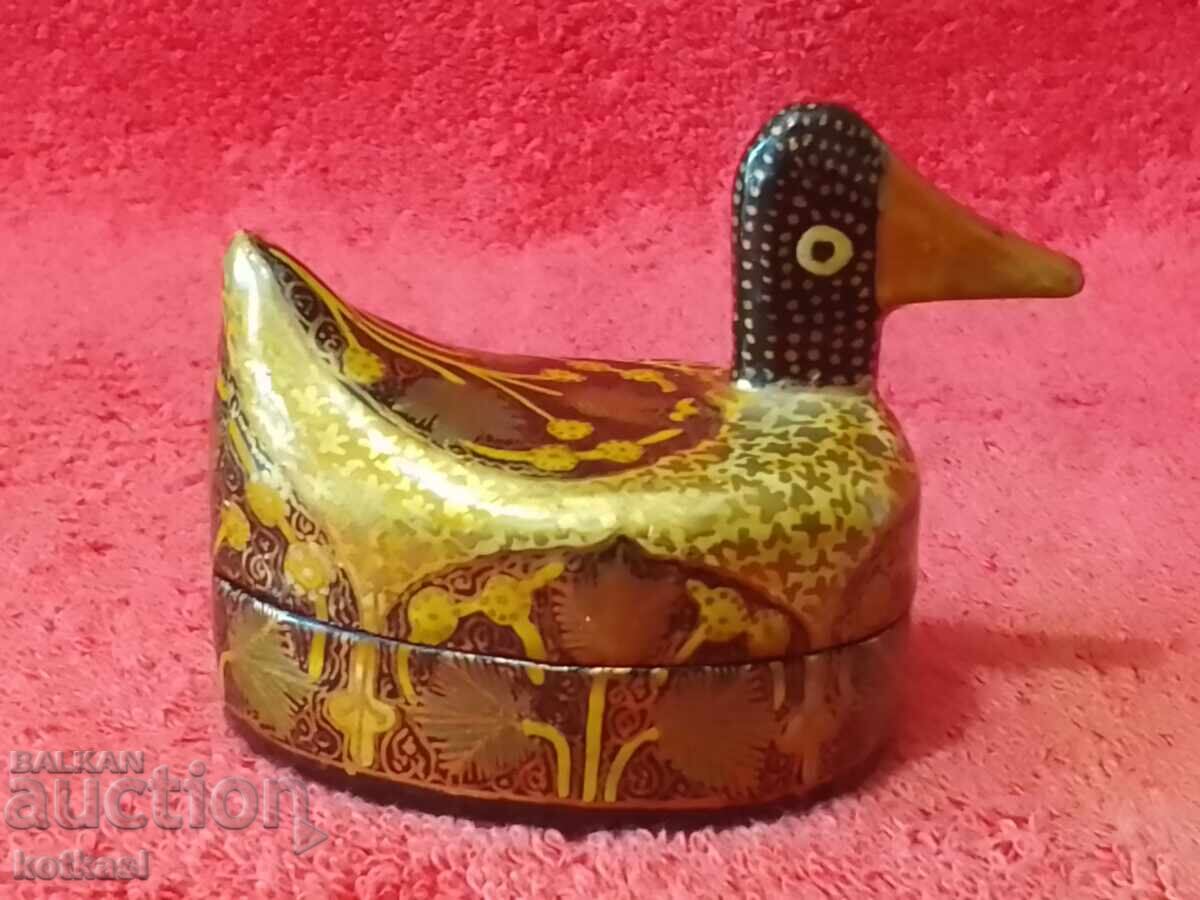 Cutie mică pictată veche pentru bijuterii Paleh URSS Rusia Cutie mică pictată veche pentru bijuterii Paleh URSS Rusia