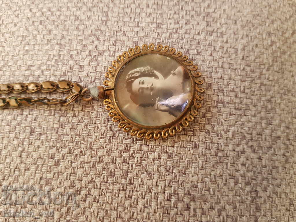 Old double-faced medallion with price 40.00 BGN | € 20.45