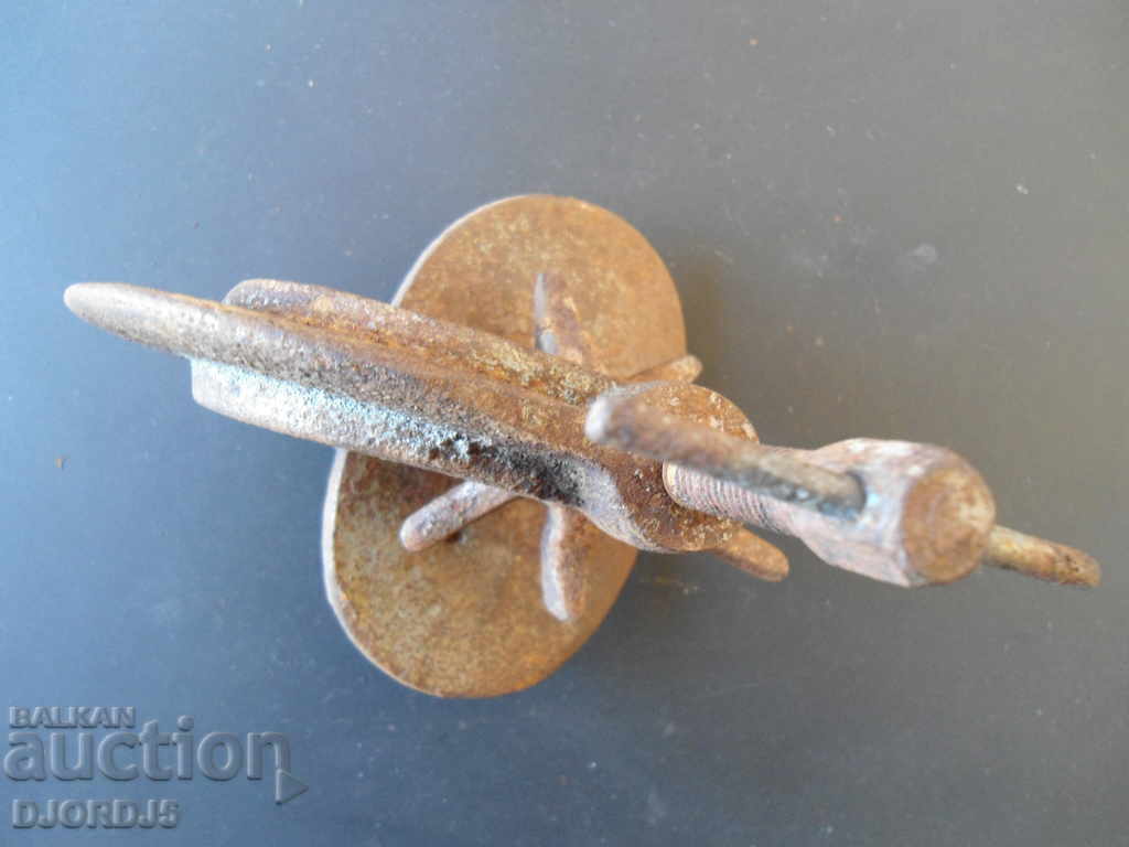 Old clamp, vulcanizer with price 4.00 BGN | € 2.05