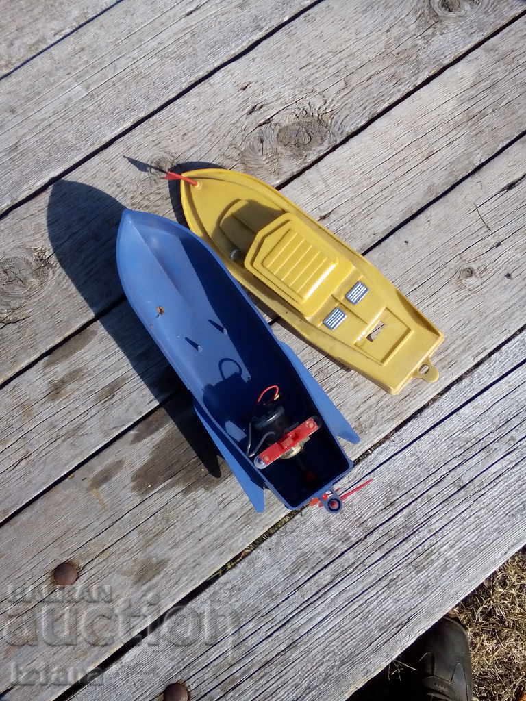 O barcă veche de jucării, o barcă - 6