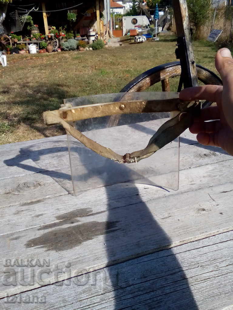 Mască de siguranță veche - 5 Mască de siguranță veche - 5