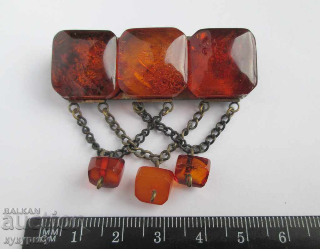 Old lady's amber brooch natural amber with price 45.00 BGN | € 23.01 Old lady's amber brooch natural amber with price 45.00 BGN | € 23.01