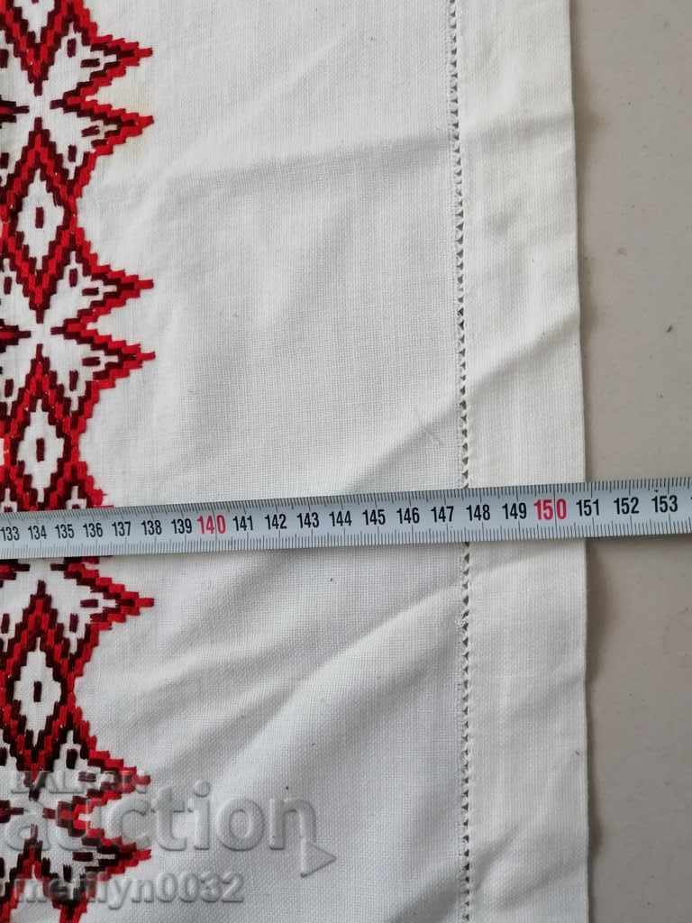 Licitație Cutie de masă brodată veche, broderie bulgară Licitație Cutie de masă brodată veche, broderie bulgară