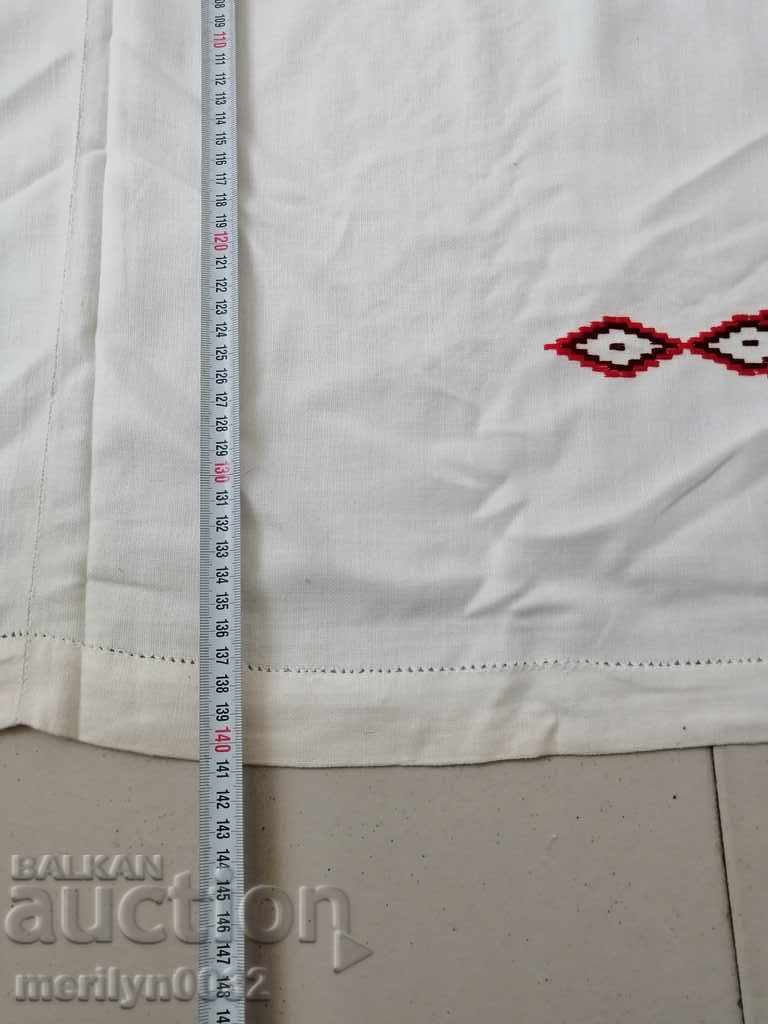 Livrarea Cutie de masă brodată veche, broderie bulgară Livrarea Cutie de masă brodată veche, broderie bulgară