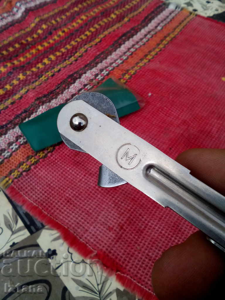 Delivery of An old opener Delivery of An old opener