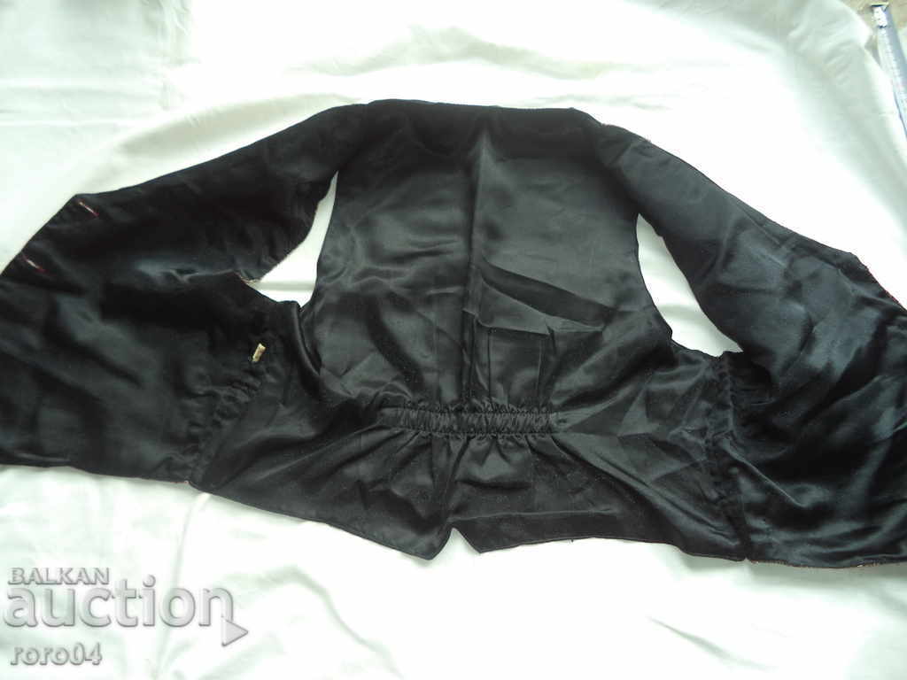 Delivery of AN ILLUSION COSTUME SURFACE