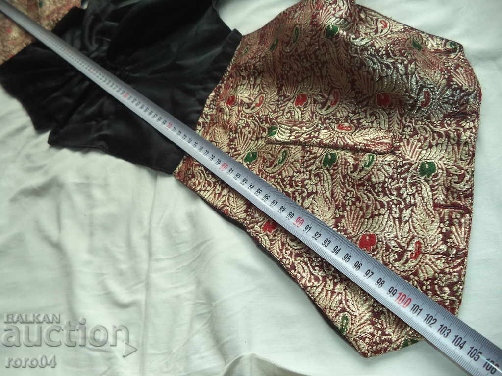 AN ILLUSION COSTUME SURFACE - 5