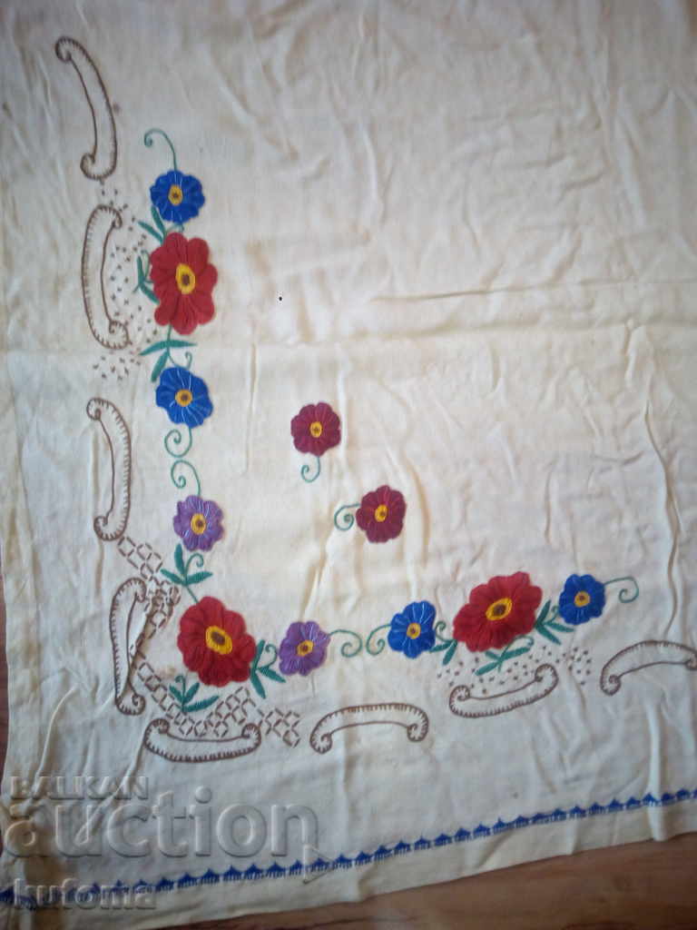 Delivery of Old handmade embroidered cover Delivery of Old handmade embroidered cover