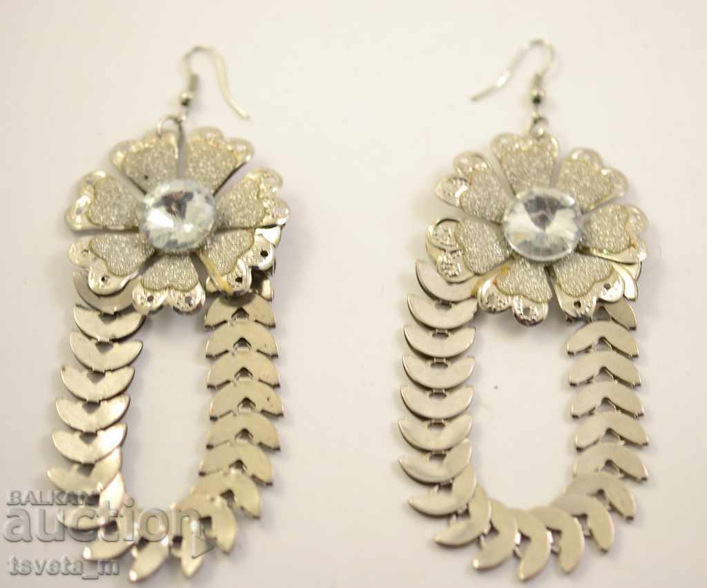 Σκουλαρίκια με τιμή € 1.00 | 1.96 BGN Σκουλαρίκια με τιμή € 1.00 | 1.96 BGN