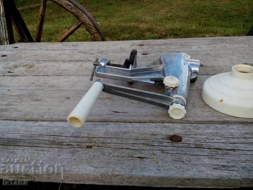 Delivery of Old tomato grinder, mill Delivery of Old tomato grinder, mill