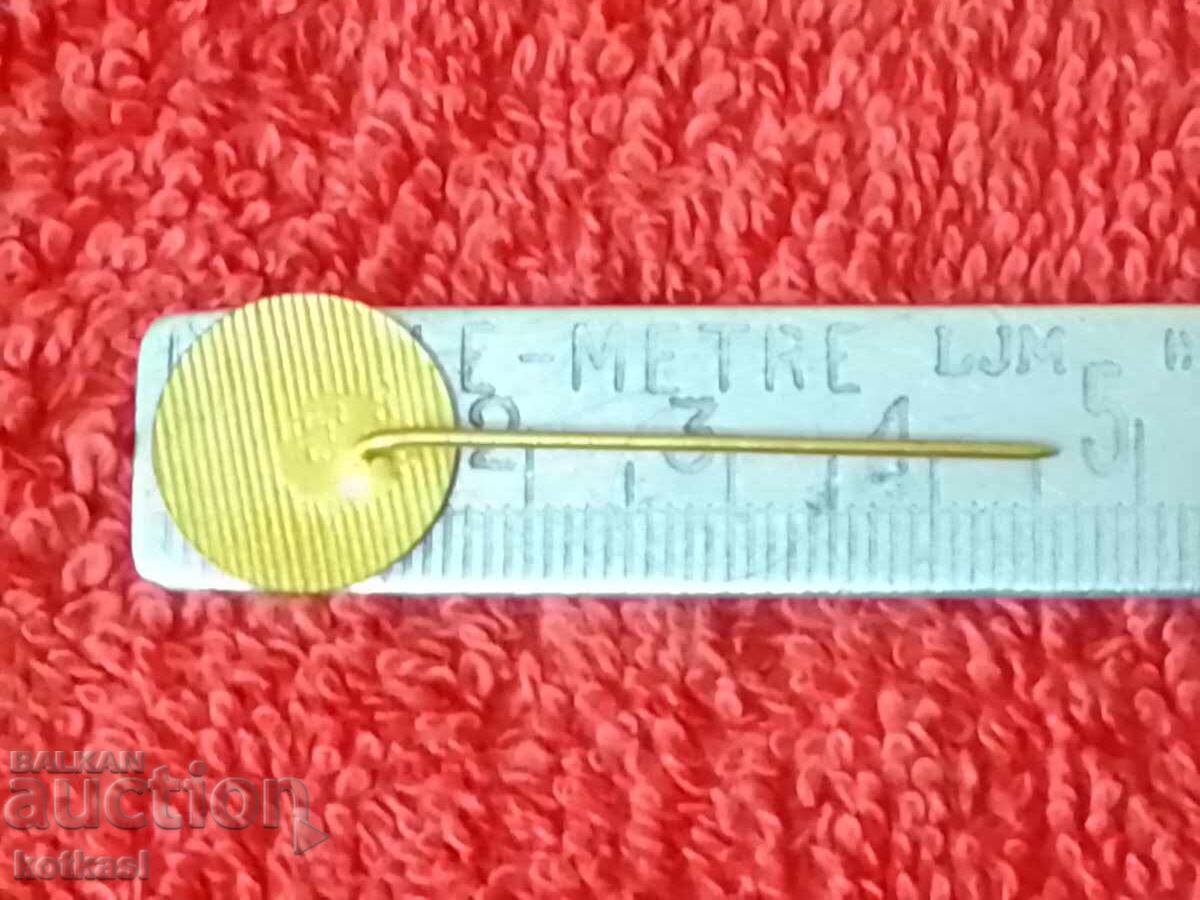 Old bronze LENIN pin badge excellent with price 5.50 BGN | € 2.81 Old bronze LENIN pin badge excellent with price 5.50 BGN | € 2.81