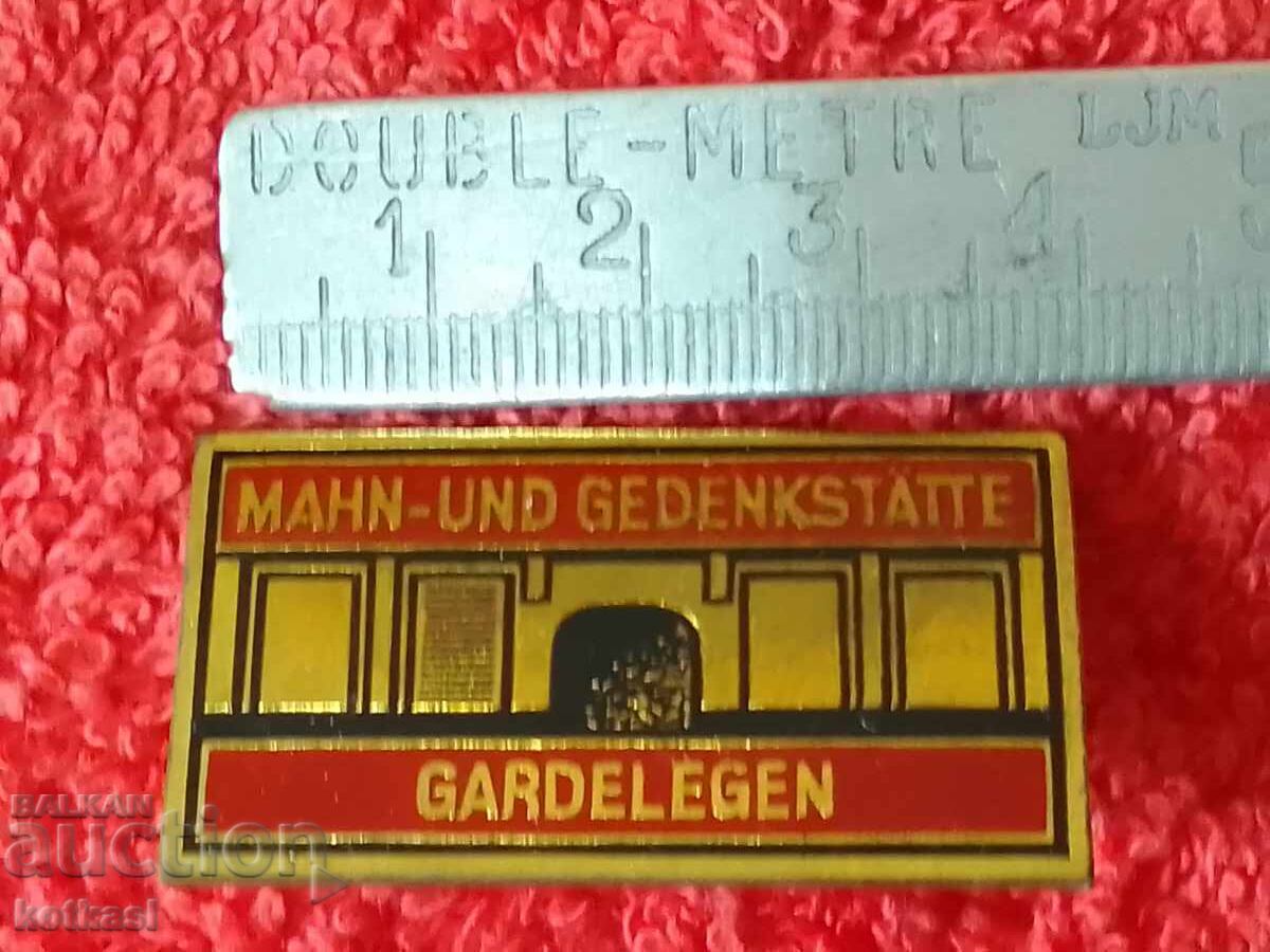 Old badge Germany victims of the massacre in the town of GARDELEGEN
