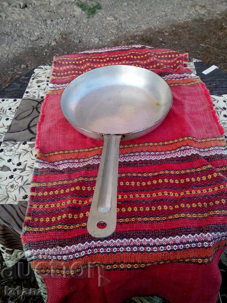 Old aluminum pan with price 20.00 BGN | € 10.23