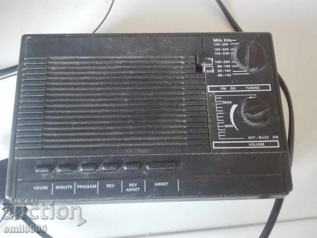 Auction  Old radio alarm clock