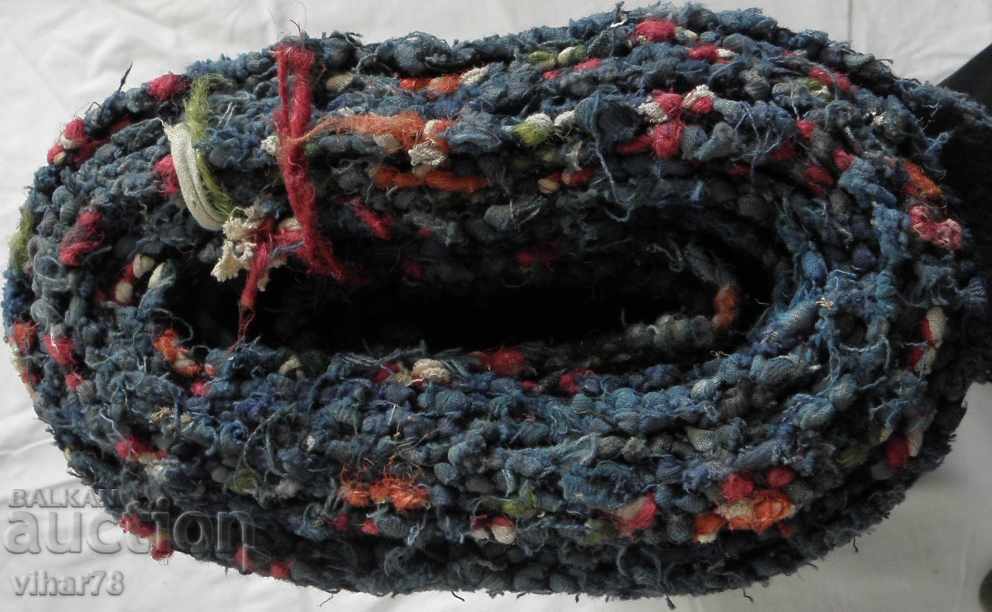 Auction An old long rug-path Auction An old long rug-path