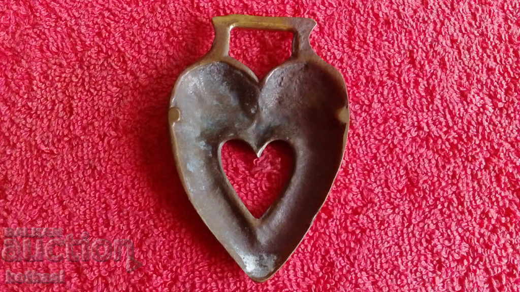 Аукцион Старо масивно бронзово пано украшение фигура Сърце Аукцион Старо масивно бронзово пано украшение фигура Сърце