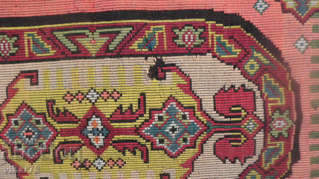 Delivery of Old wall-path rug Delivery of Old wall-path rug