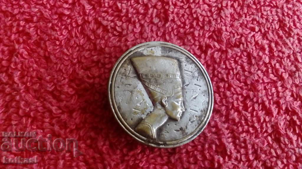 Metal silver panel figure NEFERTTITE Egypt with price 10.50 BGN | € 5.37 Metal silver panel figure NEFERTTITE Egypt with price 10.50 BGN | € 5.37