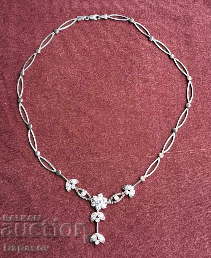 Gorgeous Silver Flower Necklace