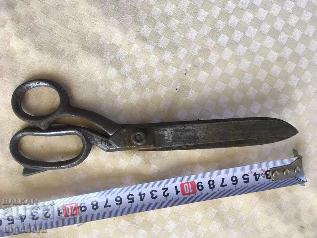 VINTAGE BULGARIAN TAILOR SCISSORS FROM THE SOCIALIST ERA MARKED with price € 6.40 | 12.52 BGN VINTAGE BULGARIAN TAILOR SCISSORS FROM THE SOCIALIST ERA MARKED with price € 6.40 | 12.52 BGN