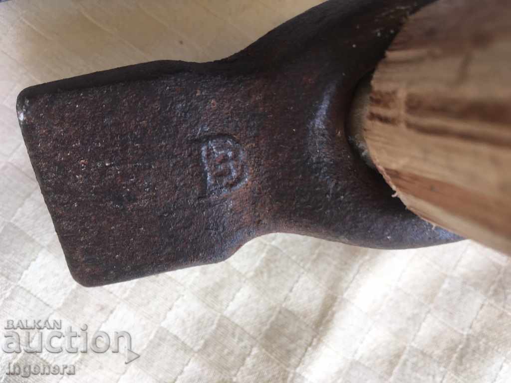 Delivery of HOOK WITH HANDLE TOOL-0.800 KG LABEL