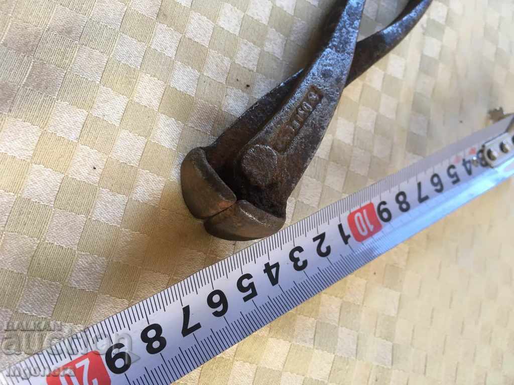 Auction PURCHASES FORGED IRON BRAND TOOL Auction PURCHASES FORGED IRON BRAND TOOL