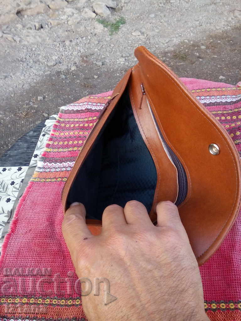 Delivery of Old Leda purse, Leda Delivery of Old Leda purse, Leda