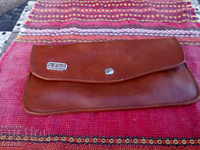 Old Leda purse, Leda