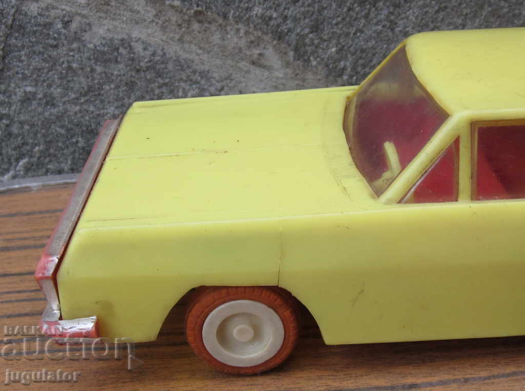 old Bulgarian big plastic toy wheelbarrow - 5 old Bulgarian big plastic toy wheelbarrow - 5