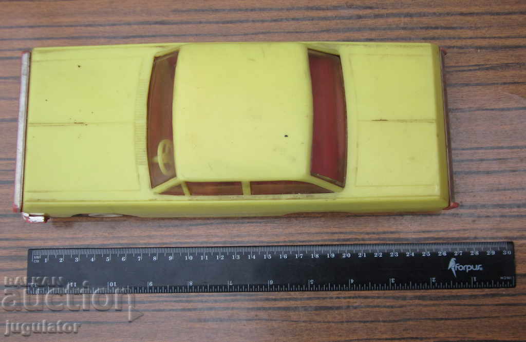 old Bulgarian big plastic toy wheelbarrow - 7 old Bulgarian big plastic toy wheelbarrow - 7