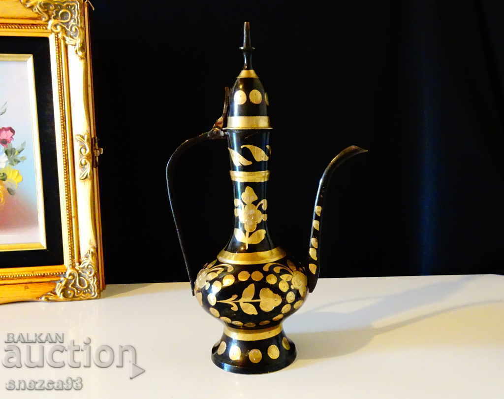 Urcior de bronz, aurire. Urcior de bronz, aurire.