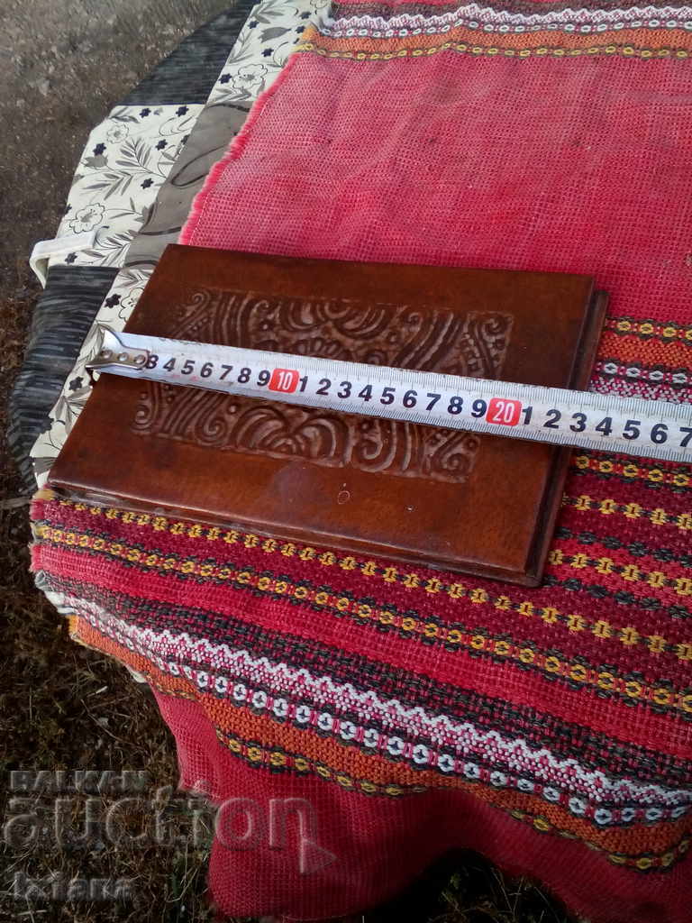 Доставка на Стара кожена подвързия за фото албум Доставка на Стара кожена подвързия за фото албум