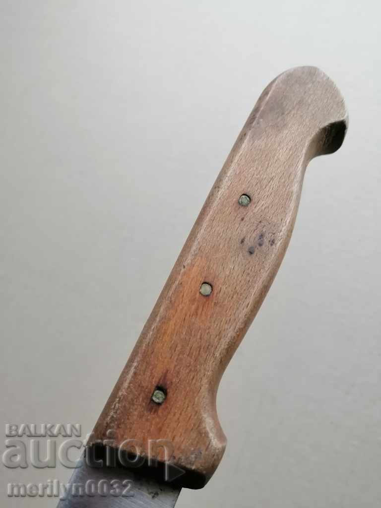 Auction  An old kitchen knife