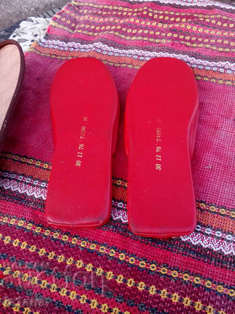 Papuci vechi, papuci - 5