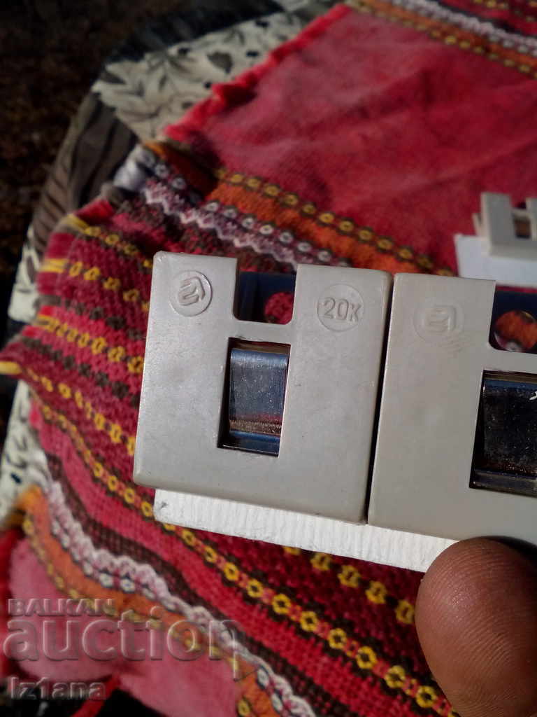 Auction Old plastic laundry clips Auction Old plastic laundry clips