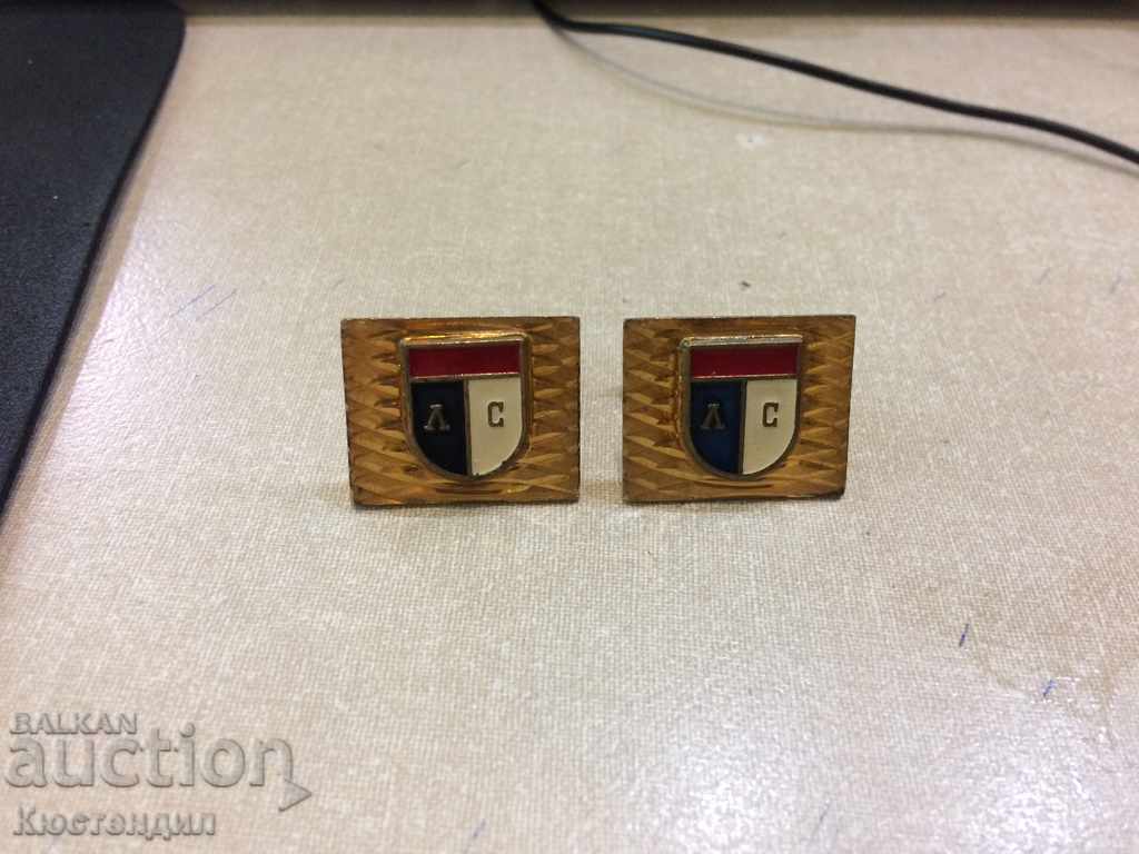 OLD FOOTBALL BUTTONS LEVSKI SPARTAK EXTREMELY RARE with price 100.00 BGN | € 51.13 OLD FOOTBALL BUTTONS LEVSKI SPARTAK EXTREMELY RARE with price 100.00 BGN | € 51.13