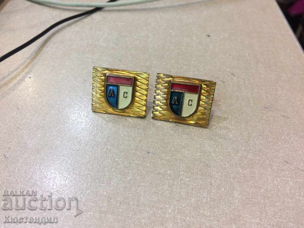 Delivery of OLD FOOTBALL BUTTONS LEVSKI SPARTAK EXTREMELY RARE Delivery of OLD FOOTBALL BUTTONS LEVSKI SPARTAK EXTREMELY RARE