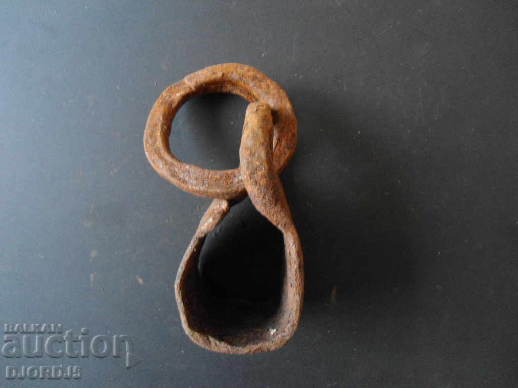 Старо ковано желязо с цена 2.00 лв. | € 1.02 Старо ковано желязо с цена 2.00 лв. | € 1.02